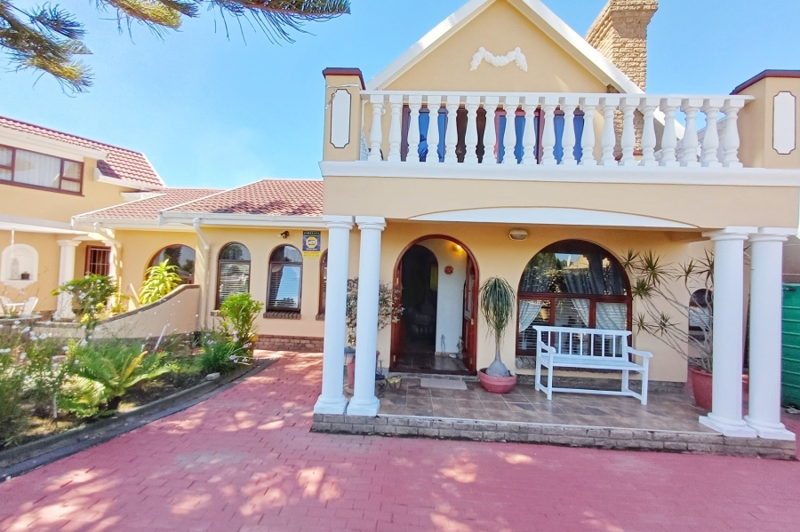 4 Bedroom Property for Sale in Delvillepark Western Cape